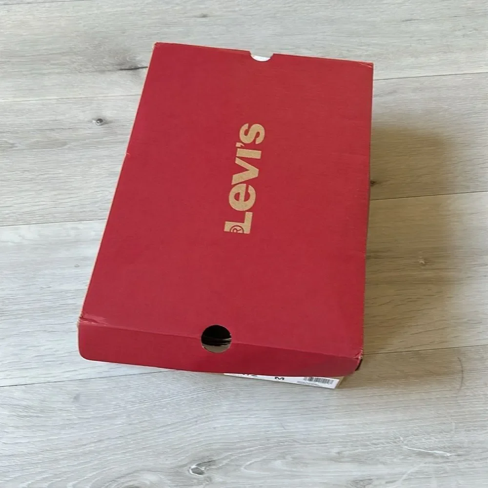 LEVI’S BB HI NL - SNEAKER BOOT‎ BLACK SZ 8.5 NWT IN PACKAGING